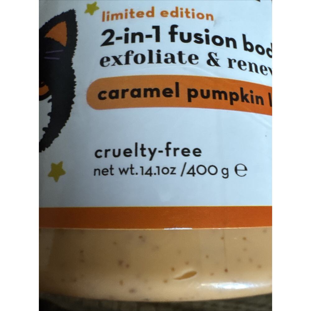 The Creme Shop x Hello Kitty Halloween Caramel Pumpkin Latte Body Scrub 14.1 oz - Picture 2 of 4